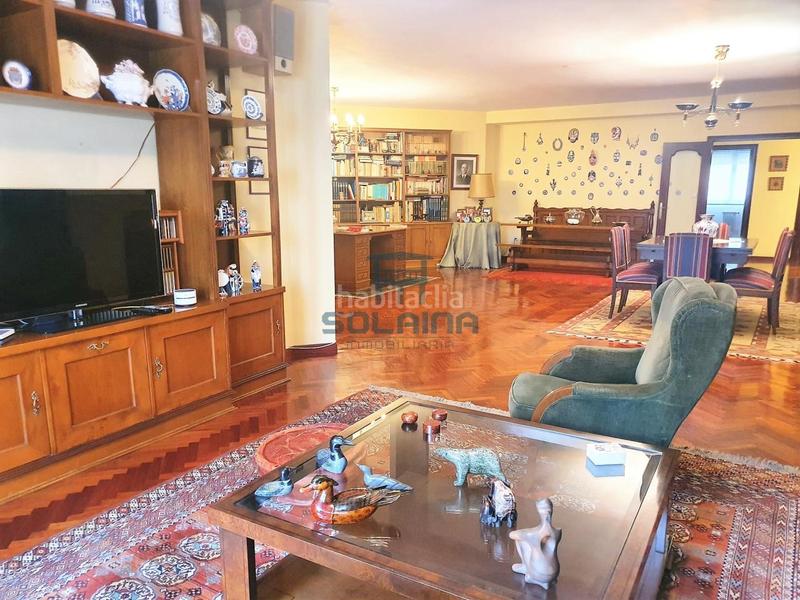 Foto 6d1732fc-aa3b-49ea-8494-4ac31fbebaed. Piso en Centro Ourense