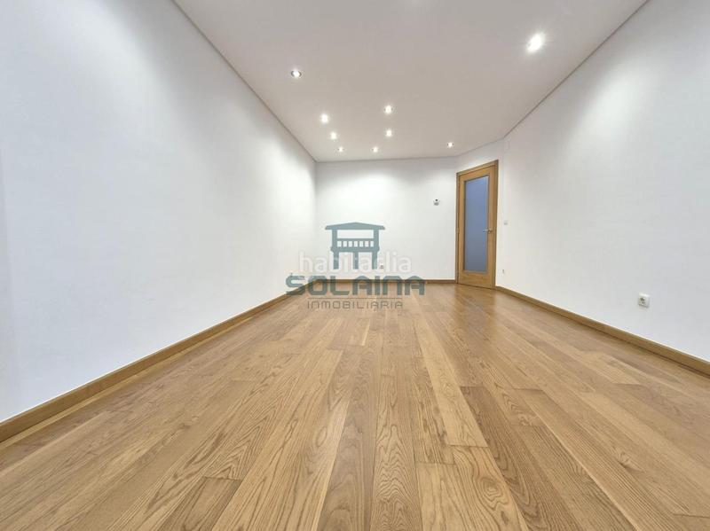 Foto a82dad57-31b2-4eff-8538-4870419d7c98. Piso en Centro Ourense