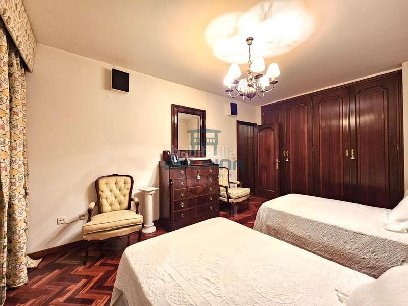 Foto 6c340728-9c8e-4bc6-835b-6a81f8b9b99e. Appartement avec chauffage parking dans Centro Ourense