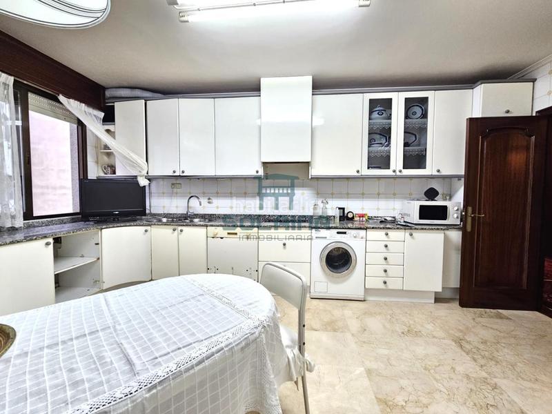 Foto afcfcdb0-a1e1-48a7-95c2-2be3ff8b3d8d. Appartement avec chauffage parking dans Centro Ourense