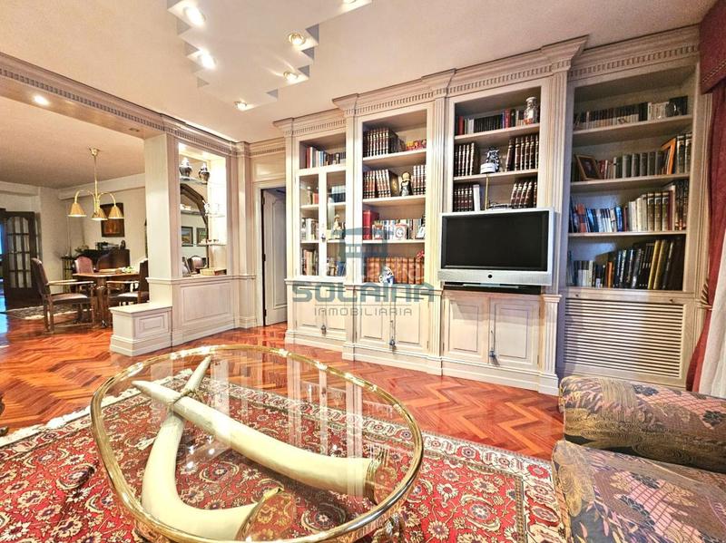 Foto 3579b7af-f39f-4d99-a5e0-0b559a429dae. Etagenwohnung mit heizung parking in Centro Ourense