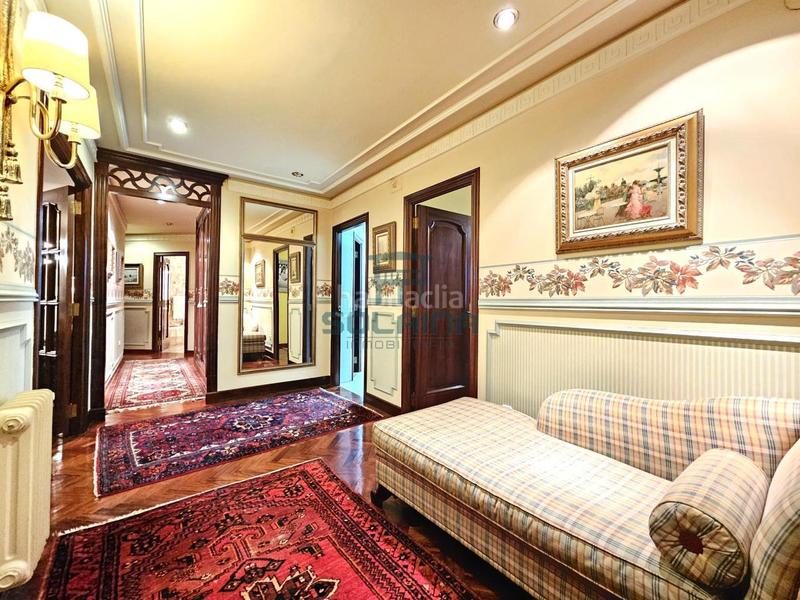 Foto 82b2685d-2e4c-40ee-8fb5-91f375cbc492. Flat with heating parking in Centro Ourense