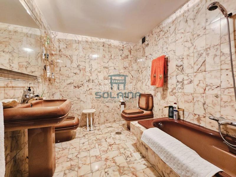 Foto e18df69e-a5b4-484e-93c4-c84add2d28de. Flat with heating parking in Centro Ourense