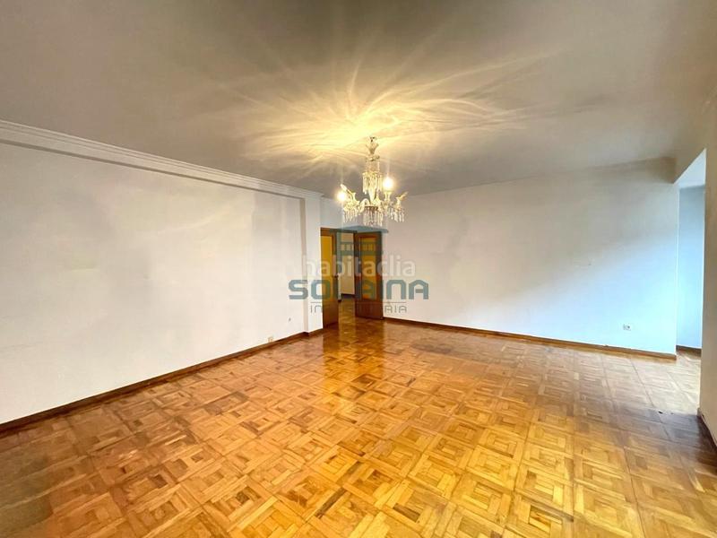 Foto fcc6220f-128d-4198-88f4-ae0113414d39. Piso en Centro Ourense