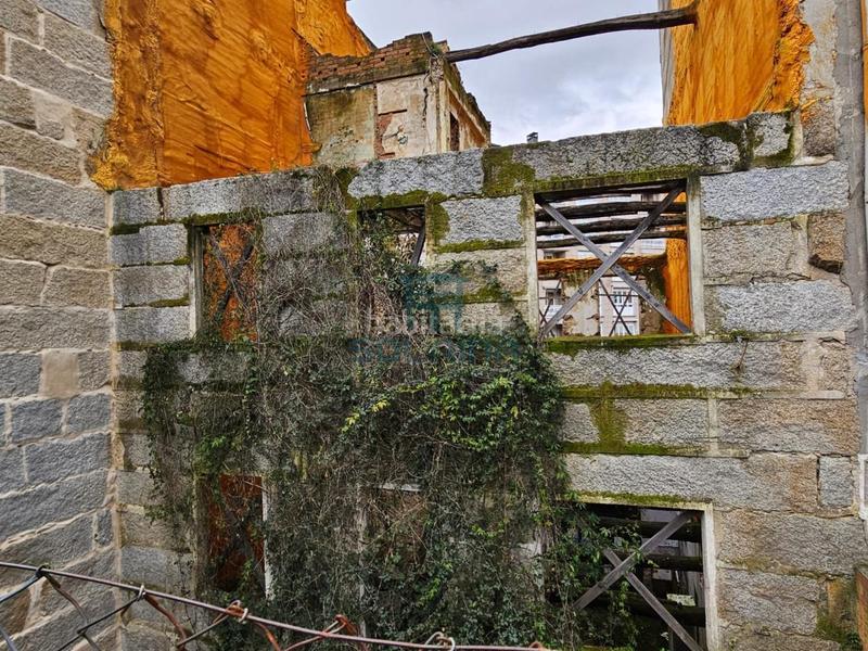Foto 4645214c-d99c-4159-a532-d51596628fc8. Edificio in Couto Ourense