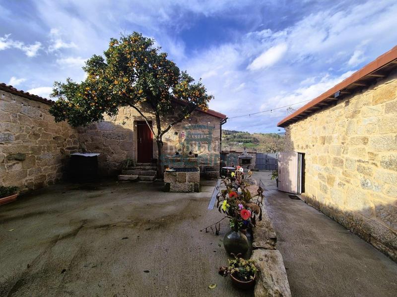 Foto 7f156f5a-a124-463c-9b92-b0d2685b3c37. Casa con riscaldamento in Coles