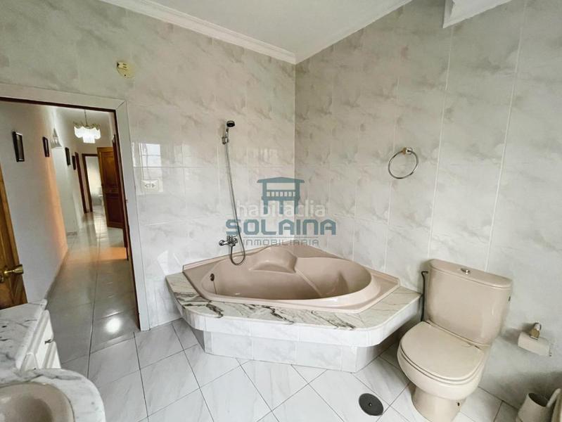 Foto c29ebb9c-60ef-42d4-be00-c6c1efe9bd0d. Chalet en San Cibrao das Viñas