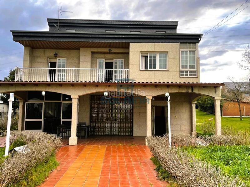 Foto f694d9f5-557b-48e3-ade5-329fbfe96e63. Chalet en San Cibrao das Viñas