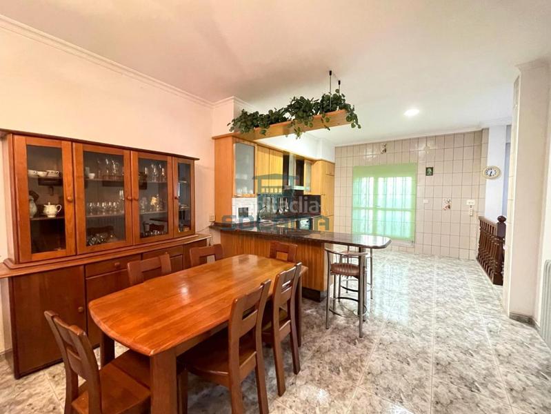 Foto fe7314e2-8d1e-4dc4-a391-7e259f98c9a8. Chalet en San Cibrao das Viñas