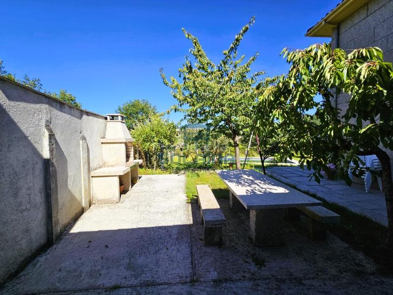 Foto c7edf9f9-d5fe-441f-b822-3f47371057d0. Chalet con riscaldamento parcheggio in Mariñamansa Ourense