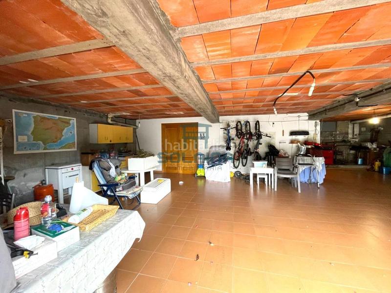 Foto f34cf21b-d9ff-497e-b33e-f4984a2938a2. Casa en As Lagoas Ourense