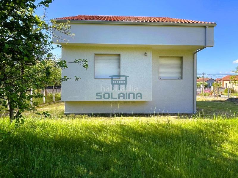 Foto 8ae64926-10e3-48b2-9cf4-85a429f209b9. Chalet with parking in San Cibrao das Viñas