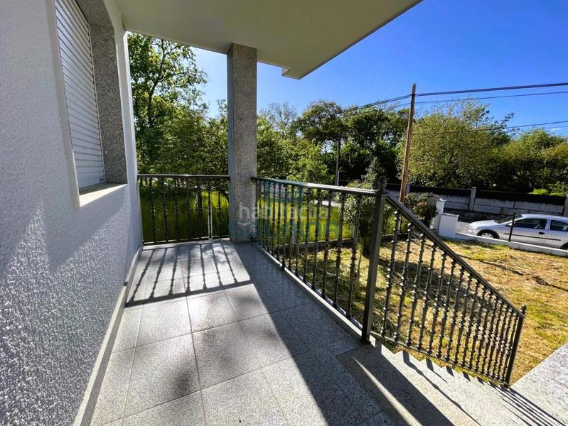 Foto f5a88a9a-e4c0-4ab7-9fed-d8fbe6f719be. Chalet with parking in San Cibrao das Viñas