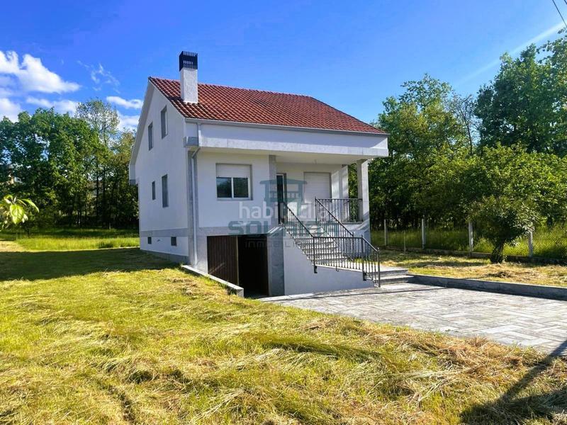 Foto a7979ca2-e5e6-48a1-8c26-14cc30f83065. Chalet con parcheggio in San Cibrao das Viñas