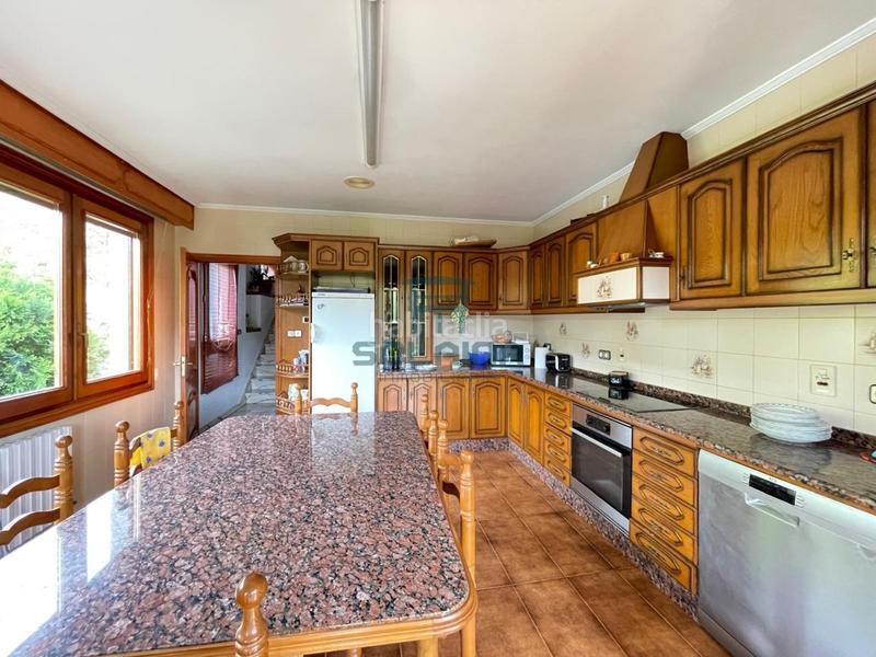 Foto 376eafbf-d1ec-40b2-8358-60584623e3e9. Chalet with heating pool in Esgos