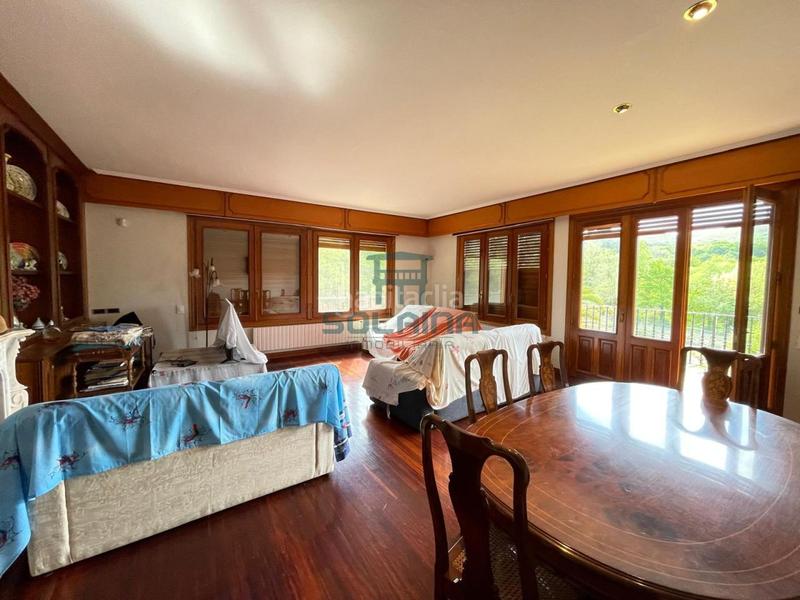 Foto daaeb9b5-672e-4587-828b-f9cffc57a851. Chalet with heating pool in Esgos