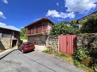 Casa a Amoeiro