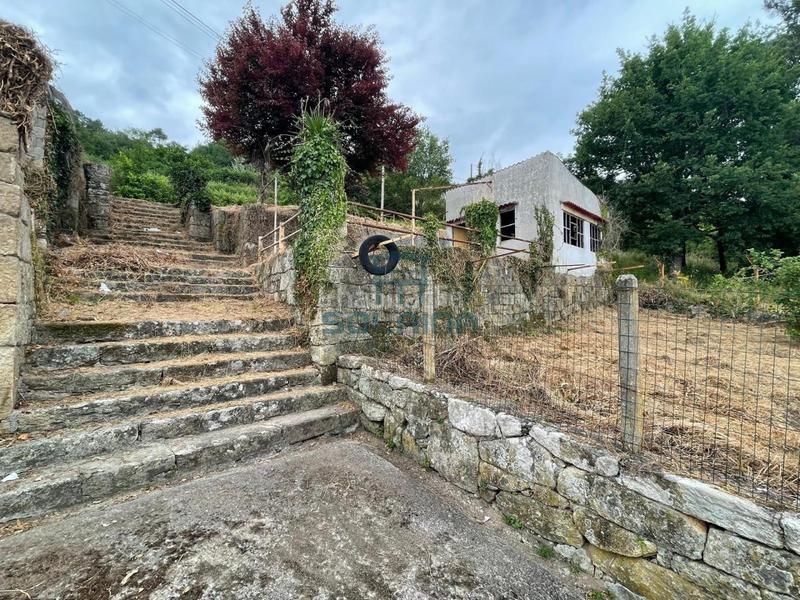 Foto 91263f87-b526-40d9-8907-ea9160226996. Terreny residencial a Punxín