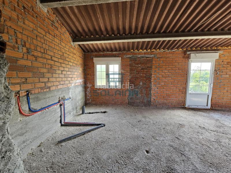 Foto 95a75aef-1fdf-4f36-892d-6641fe585551. Casa a Peroxa (A)