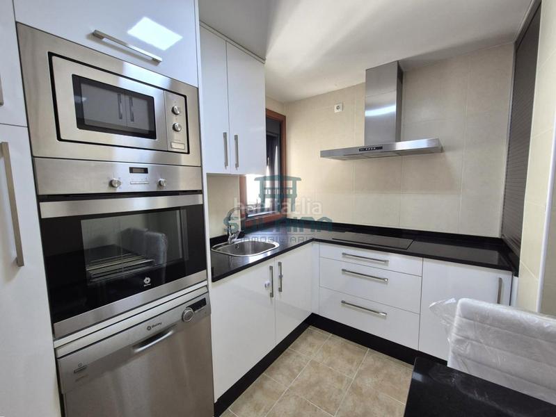 Foto 49a4ddc6-0738-49e0-9ffb-66a152e1793b. Miete zweistöckige wohnung mit heizung parking in Ourense