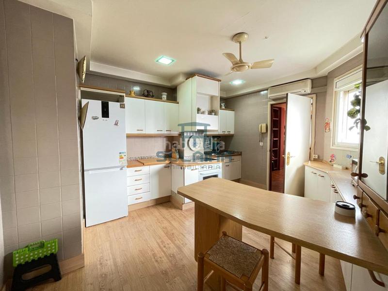 Foto f19a56c1-c3cc-47ed-8555-64d60f26de00. Flat with heating in Centro Ourense