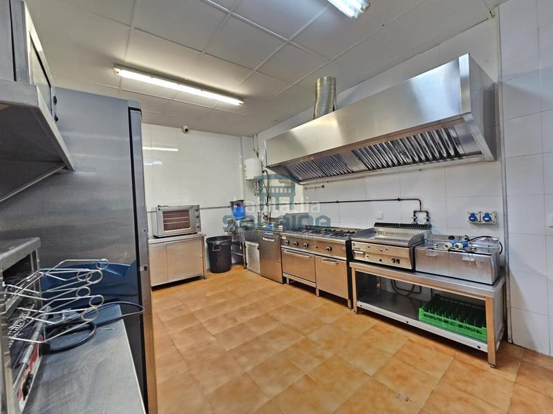 Foto a4732160-6b9e-429e-a07b-d990096fa662. Alquiler local comercial en As Lagoas Ourense
