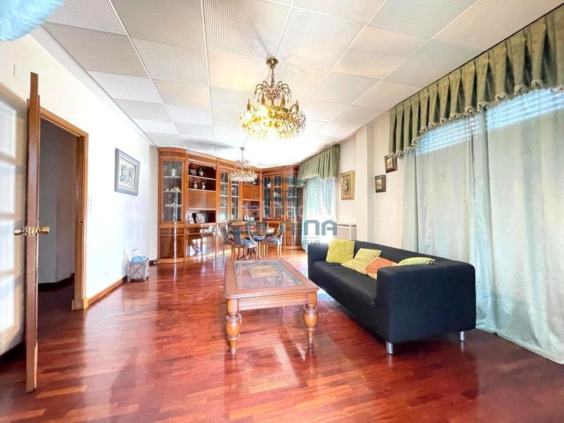 Foto dcc1b7a7-dc0a-4773-8cb4-f84f0e5180bb. Appartamento con riscaldamento in Casco Viejo Ourense