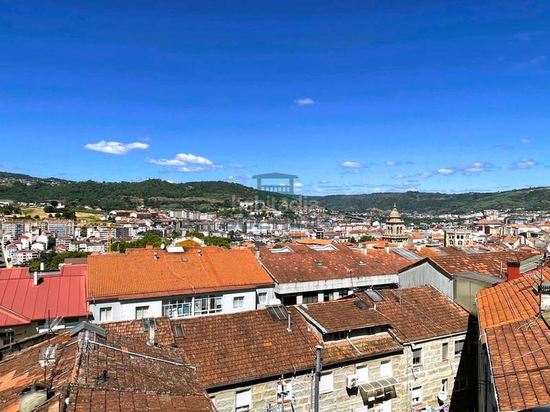 Foto c4abe946-cd91-4648-8220-9ba199265bbf. Piso en Casco Viejo Ourense