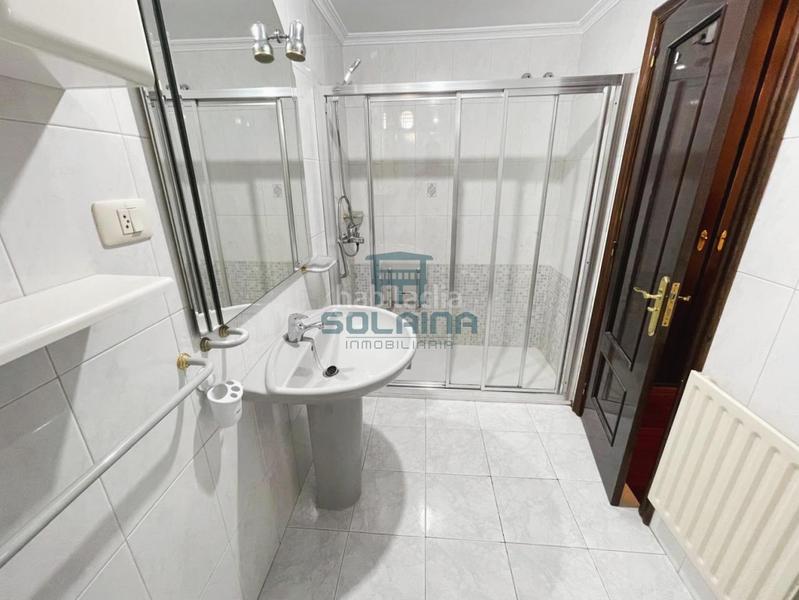 Foto ba4c5609-a2c2-4b21-a60d-5cc4e03cf177. Rent flat with heating parking in Universidad Ourense