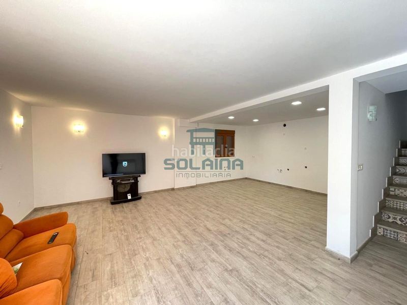 Foto 5fbde7f4-d565-43d3-bda3-e331086ca313. Casa en Merca (A)