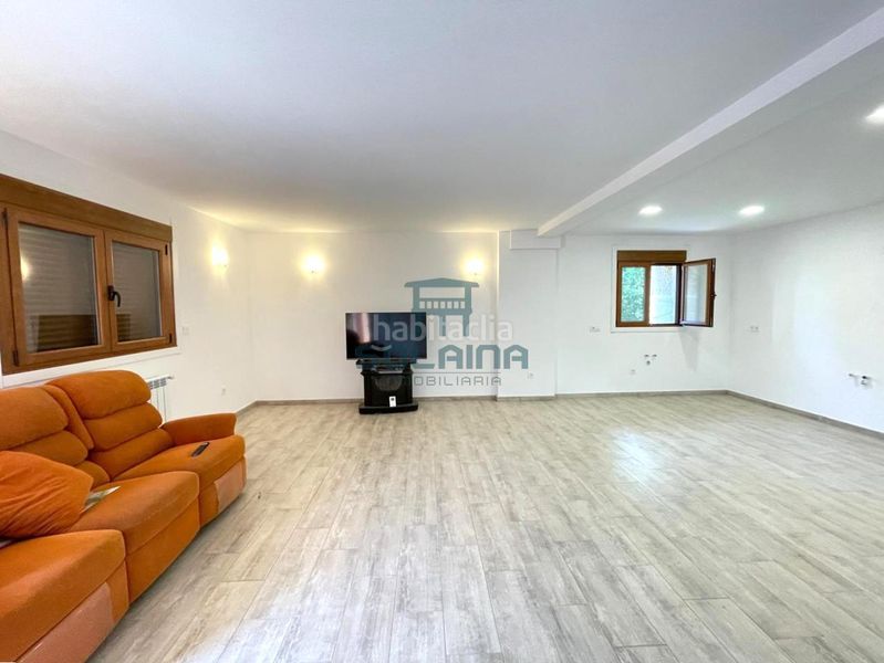 Foto f4068a17-063e-4f1d-987d-e6b3b24b9ef4. Casa en Merca (A)