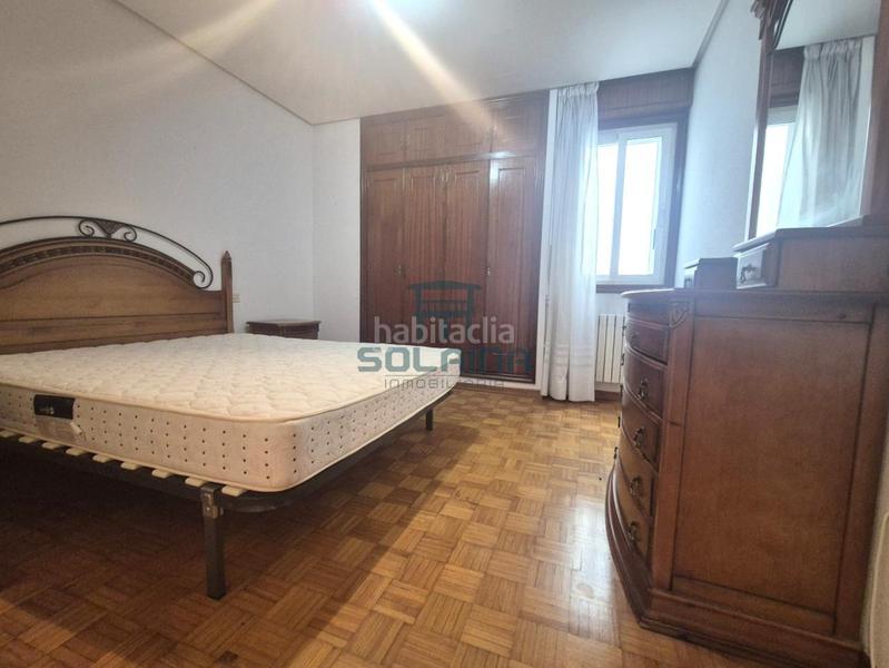 Foto c0e6c5bd-36b0-42c9-91ee-82b74b89b63a. Piso en Universidad Ourense