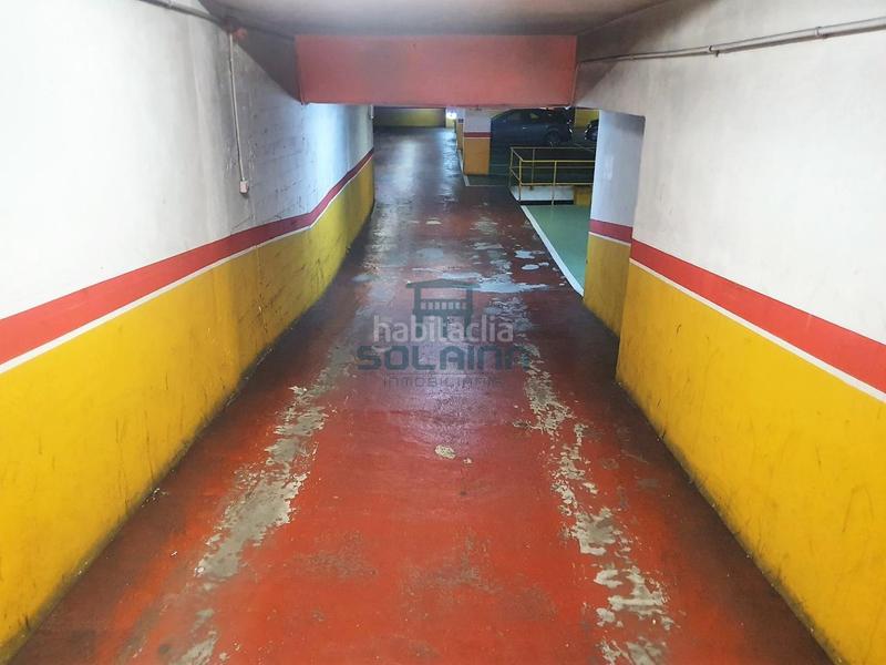 Foto a3779ef2-a8f9-4e6f-9bc8-16be8e99850b. Parking coche en Centro Ourense