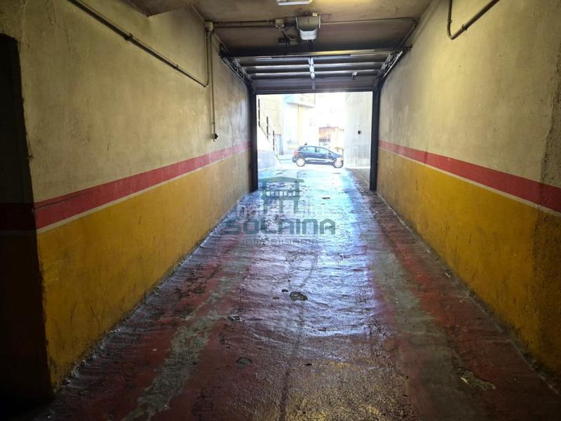 Foto f9f05251-72e3-492e-860c-26d8acf94724. Parking coche en Centro Ourense