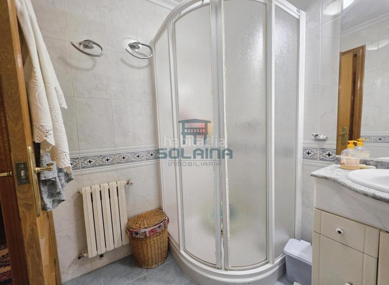 Foto 8b8ee6e5-b11f-45e6-9605-9d83df433488. Rent flat with heating parking in Couto Ourense