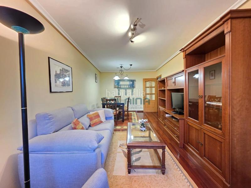 Foto 9cd4b5c4-d467-49de-995e-d8cda4135e15. Rent flat with heating parking in Couto Ourense