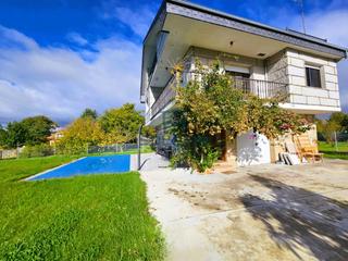 Haus in San Cibrao das Viñas