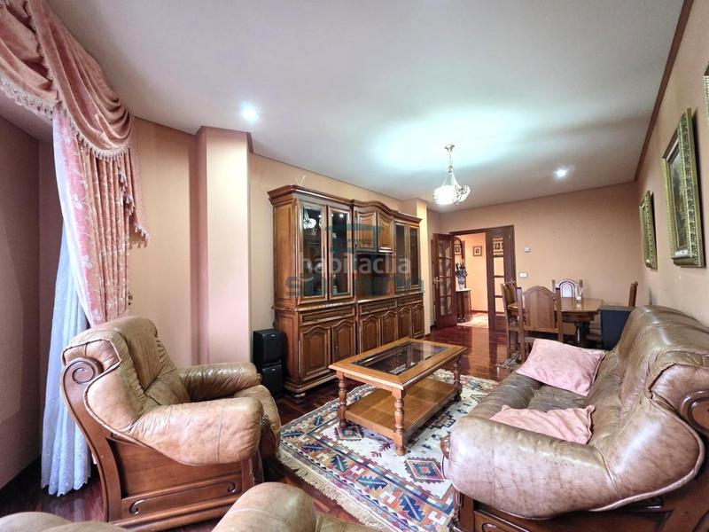 Foto fce74c53-9a01-4457-bc3b-af88745a3ee7. Rent flat with heating parking in Ventiun Ourense