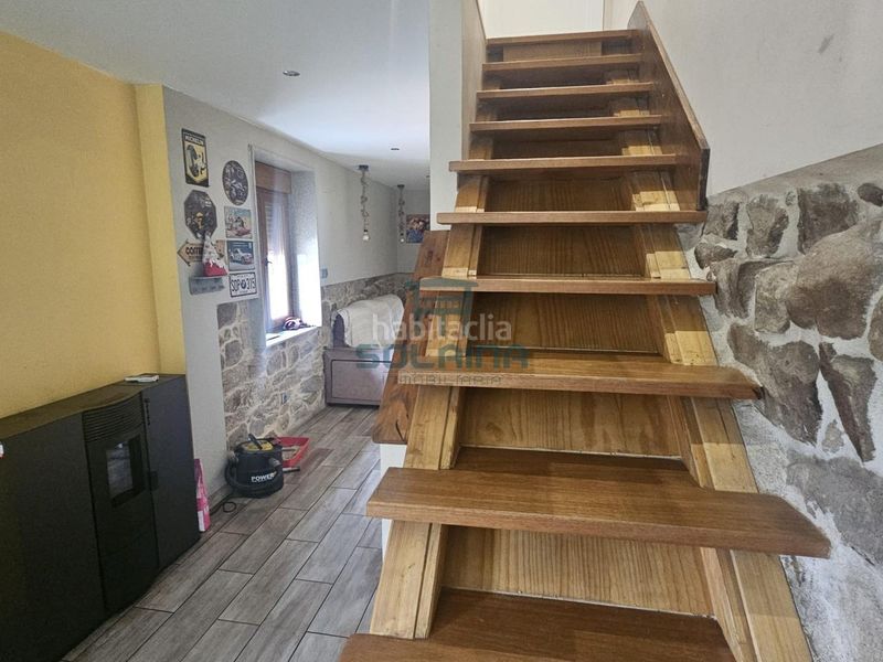 Foto 6bdcd911-98af-4b43-bea4-fb25b81316d8. Casa adossada amb calefacció a Coles