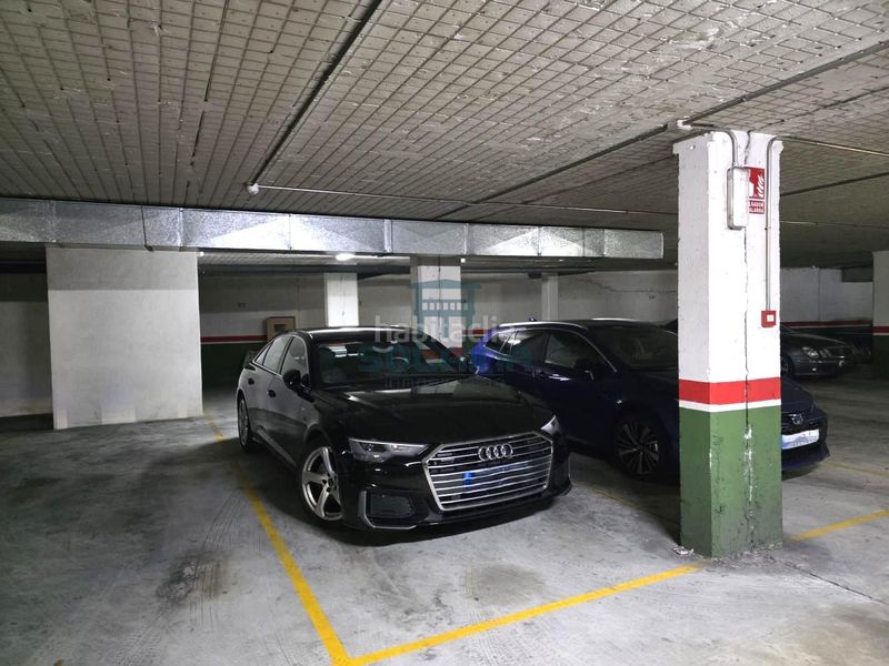 Foto 1f867cee-0cc2-42b1-9c54-a05838b3ec3e. Parking coche en Barbadás