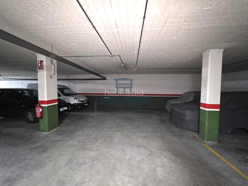 Foto f62c0ca6-bab3-48b4-b61f-e5fd30923d36. Parking coche en Barbadás