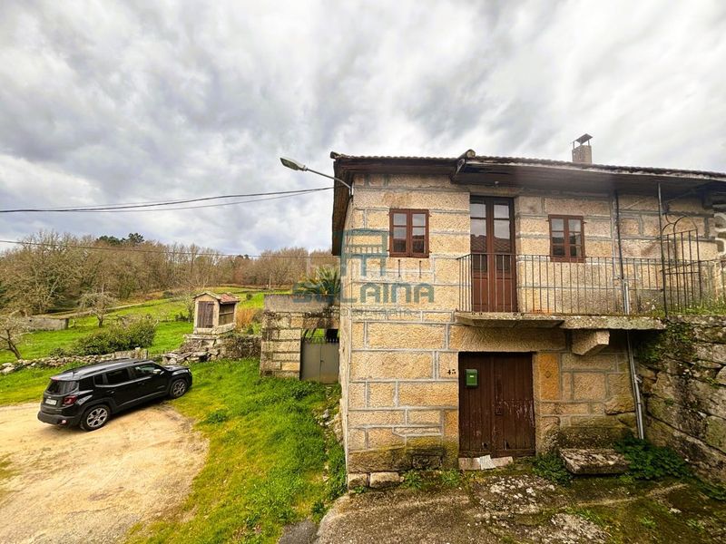 Foto fd26d516-d9b2-4731-93c1-c78295826f60. Casa a Amoeiro