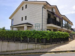 Xalet a San Cibrao das Viñas