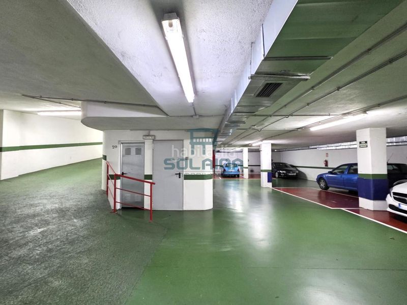 Foto d0f0de26-4dd0-47b0-8f40-e876d02c3df8. Aparcament cotxe a Centro Ourense