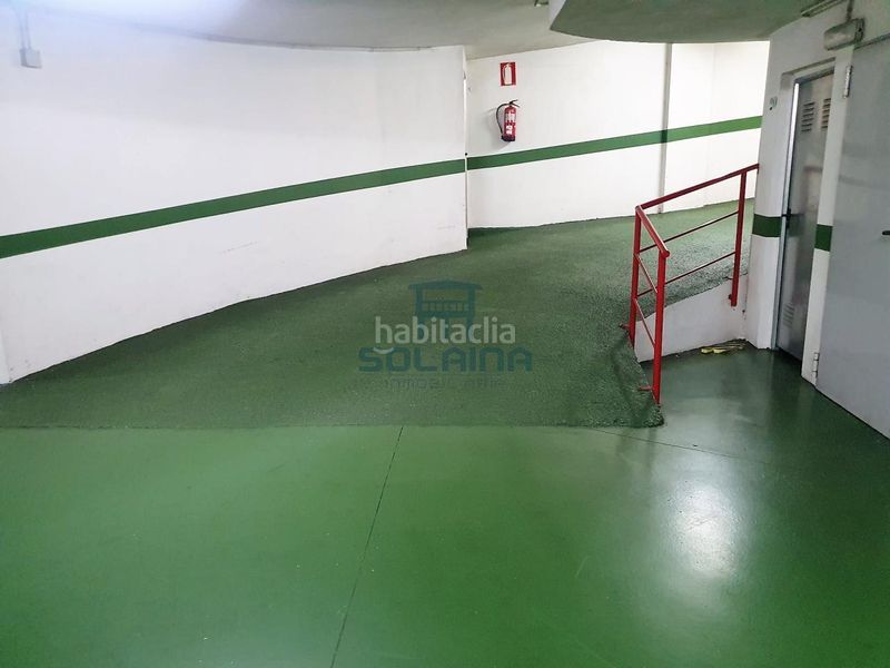 Foto f9f1d36f-f803-4c4a-b1f4-b3b71bfc3d12. Aparcament cotxe a Centro Ourense