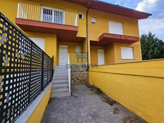 Casa adossada a Barco de Valdeorras (O)