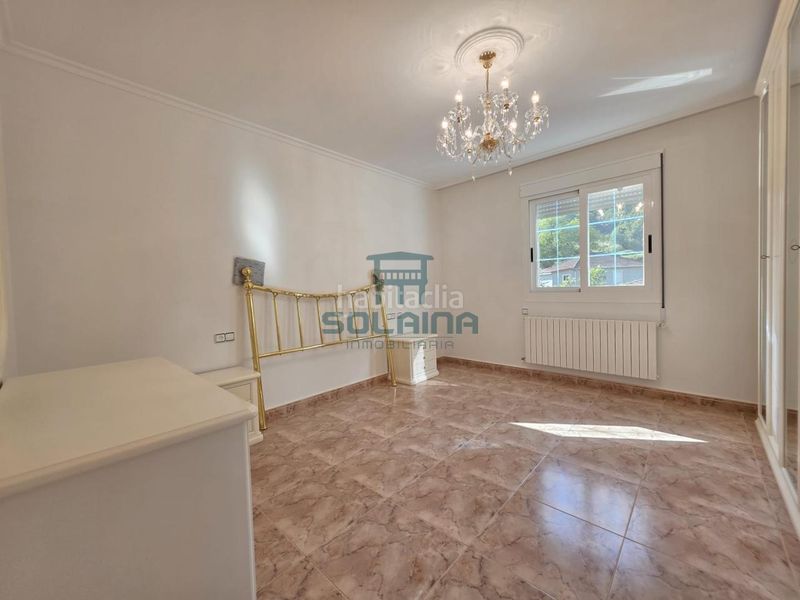 Foto d44bc58c-978b-4b0c-9f78-e5a5a5a73fc7. Casa amb calefacció aparcament a Merca (A)