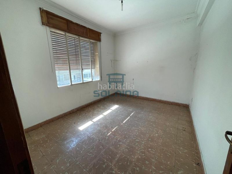 Foto 030b2f32-e715-40a3-b2c2-b409c8380c25. Edificio in Barrocanes Ourense