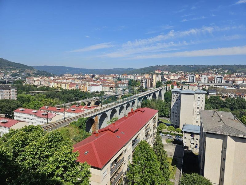 Foto a357eaf0-5be0-40b8-90cf-241abe886c98. Pis amb calefacció aparcament a Universidad Ourense