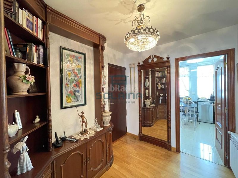 Foto 557435ed-0672-4dcd-9d2a-cd99590cf627. Piso en Centro Ourense